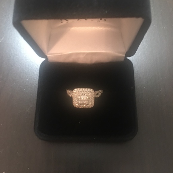 Diamond engagement ring - Picture 3 of 6